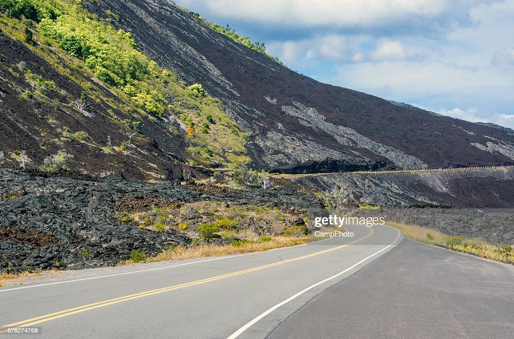The Jaw-Dropping Road In Hawaii That Will Take You A Million Miles Away From It All
