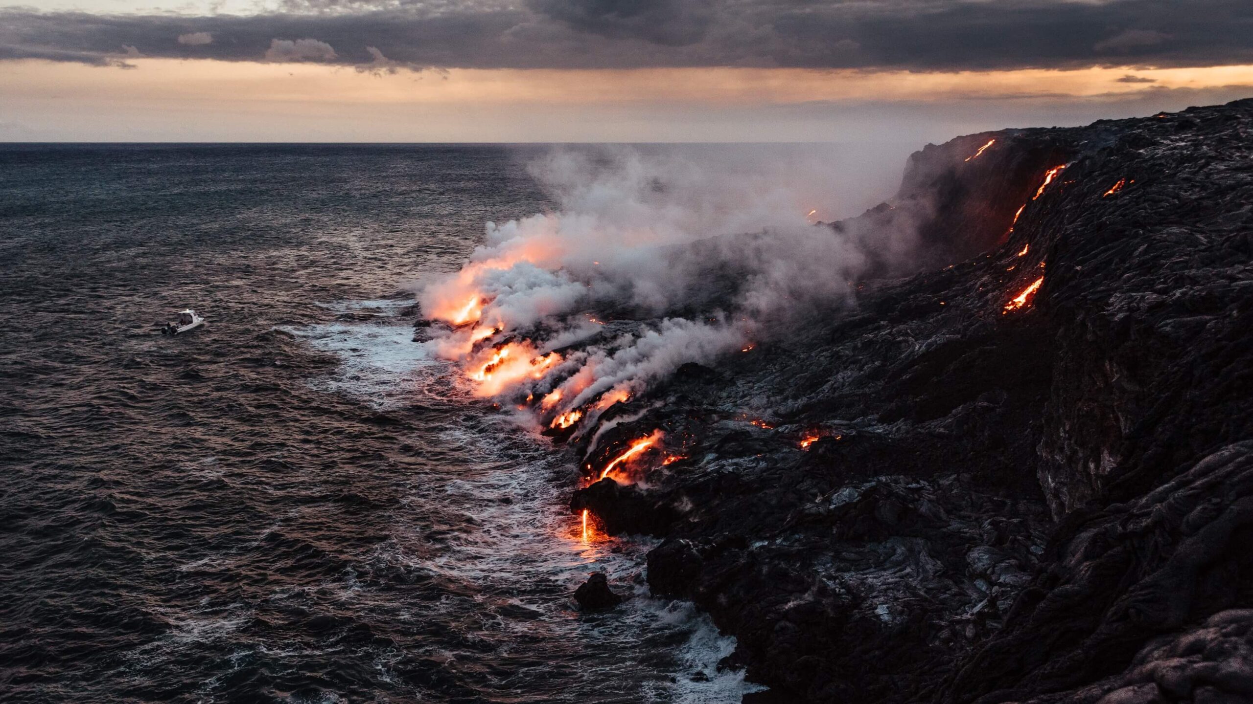 lava-flowing-from-kilauea-volcano-on-the-big-island-hawaii